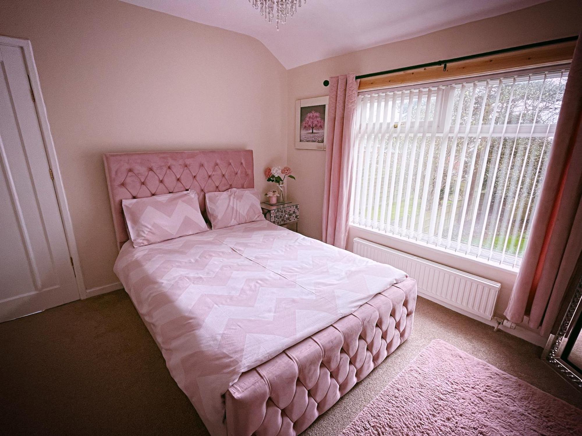 Entire 3-Bedroom Home In Oldham - Guest House Exterior foto