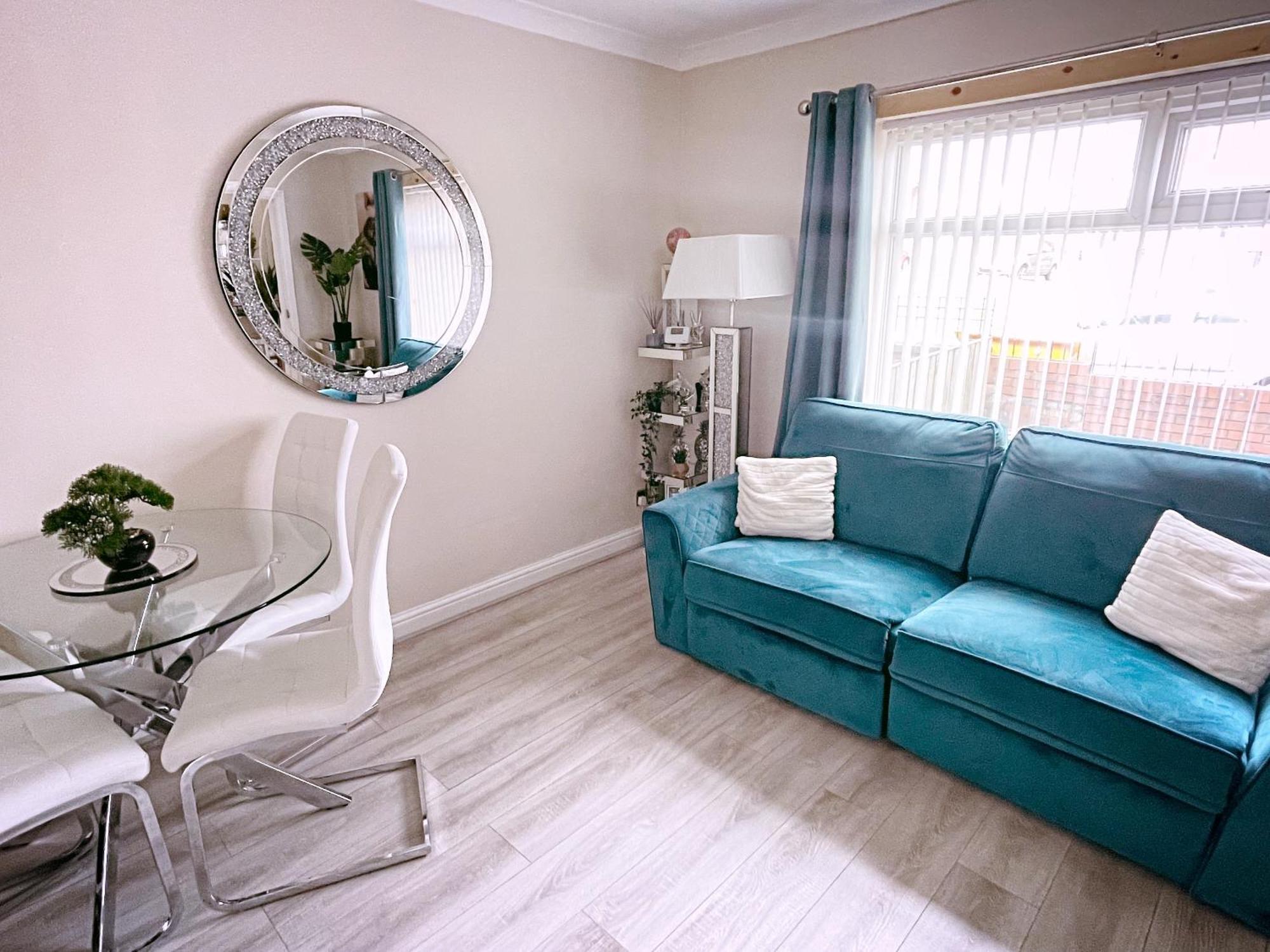 Entire 3-Bedroom Home In Oldham - Guest House Exterior foto