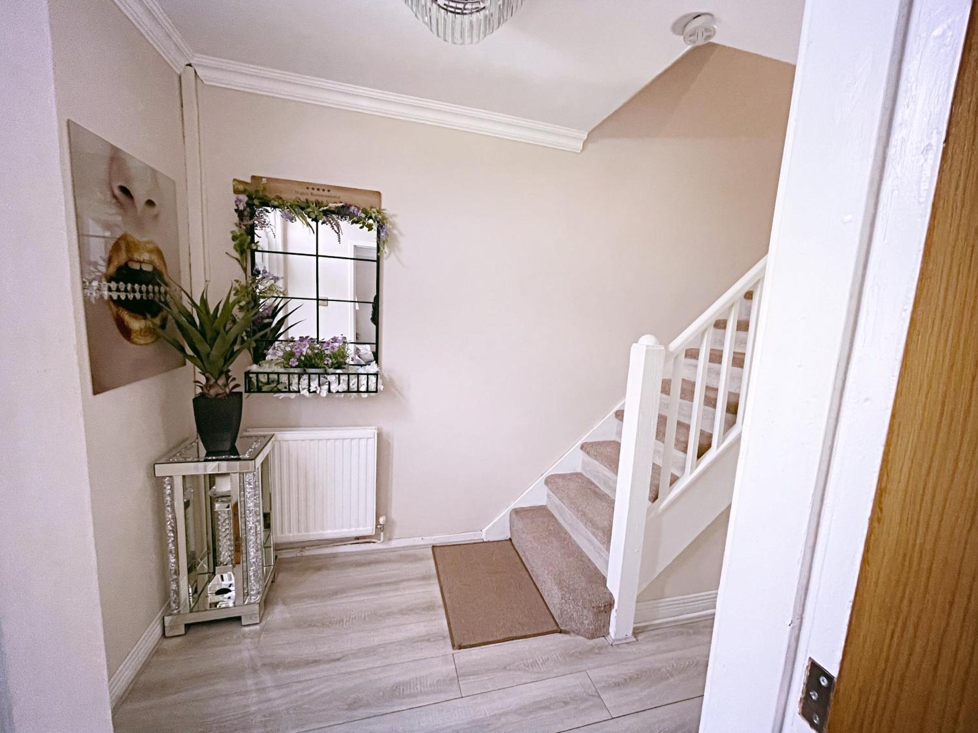 Entire 3-Bedroom Home In Oldham - Guest House Exterior foto